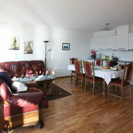 Three-bedroom Holiday In Korshamn *