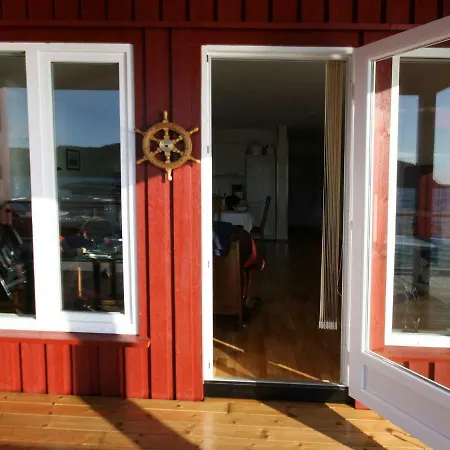 Three-bedroom Holiday In Korshamn